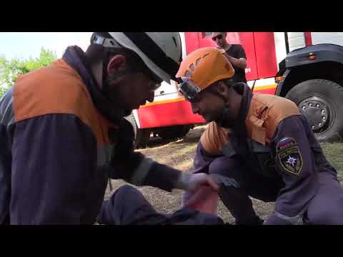 Видео: Поиск "пострадавших" под завалами