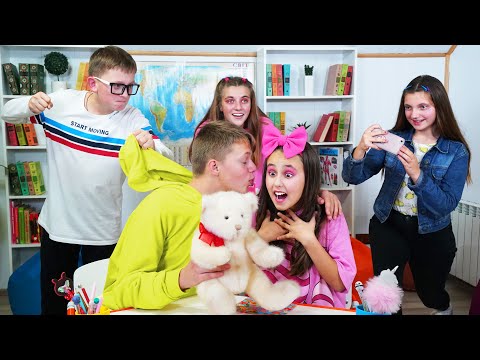 Видео: Макс влюбился в Еву! Вся школа следит за ними!