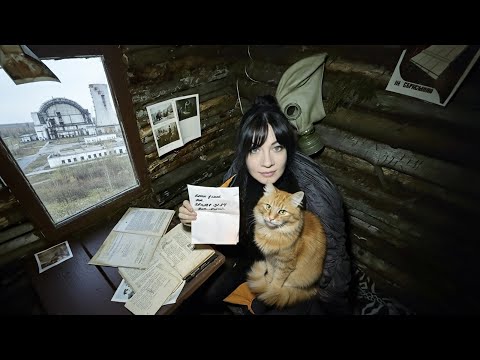 Видео: ПЕРЕЖИЛА НІЧ В ЧОРНОБИЛІ ОДНА В ДОМІ, ДЕ КОЛИСЬ БУЛО СЕЛО, ЩО ТЕПЕР З РУДИМ КОТИКОМ