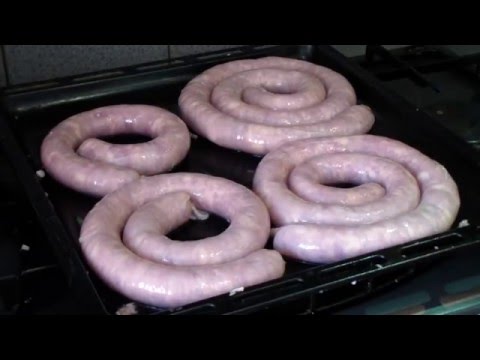 Видео: Домашняя колбаса из свинины, мясорубка Bosch!!! Просто натурально вкусно!!!Русский рецепт!!!