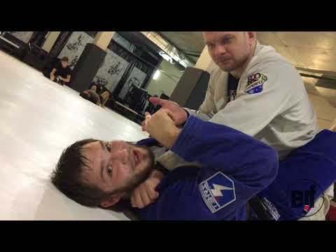 Видео: Как задушить из гарда и Что делать, если вас душат из гарда. часть вторая.