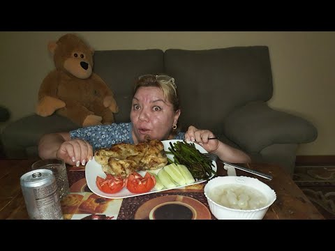 Видео: МУКБАНГ🍽 ЦЫПЛЁНОК В ДУХОВКЕ😋СПАРЖА ОГУРЦЫ 🍅.ЖРАТЬ ТАК ЖРАТЬ MUKBANG💃 chicken asparagus got drunk