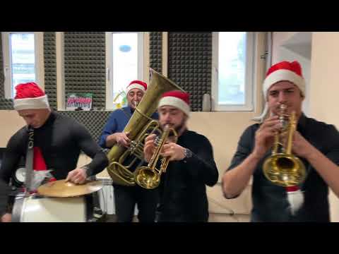 Видео: Весели празници от нас! Merry Xmas 2020