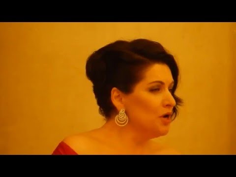 Видео: П.Чайковский, слова А.Толстого "Горними тихо летела душа небесами". Концерт Хиблы Герзмавы в ДК МГУ