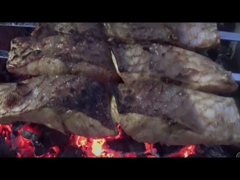 Видео: Шашлык из амура, судак в фольге и все это с соусом из Белых грибов! Готовим на даче.