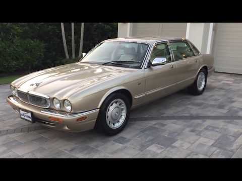 Видео: Обзор и тест-драйв Jaguar XJ8 Vanden Plas 1999 года от Auto Europa Naples