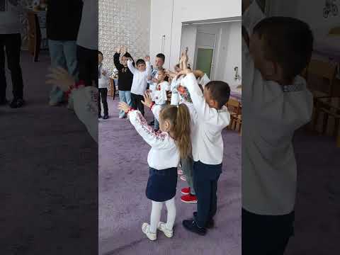 Видео: Весняна розвага "Весняночки співає весела дітвора!"