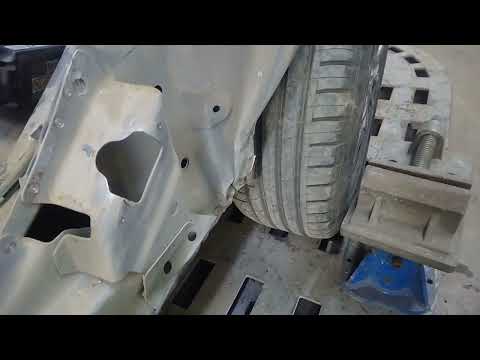 Видео: Subaru Forester. Кузовной ремонт на стапеле часть I