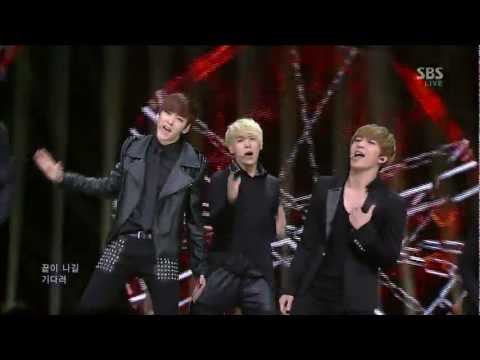 Видео: U-kiss [Standing Still] @SBS Inkigayo Популярная песня 20130317