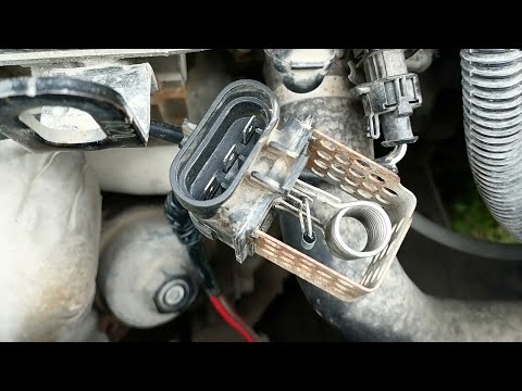 Видео: Не работает 1 скорость вентилятора охлаждения двигателя. Достаём термопредохранитель. Опель Астра Н.