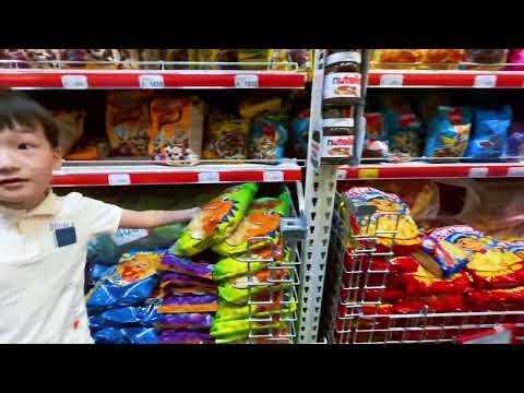 Видео: ЖАСЫЛ VS КӨК: балалардың тәтті шайқасы!💚💙🍬🍭🍫