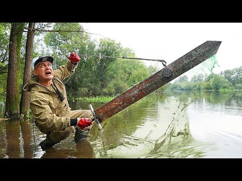 Видео: Это самая опасная гигантская жуткая находка из всех, что мы находили поисковым магнитом
