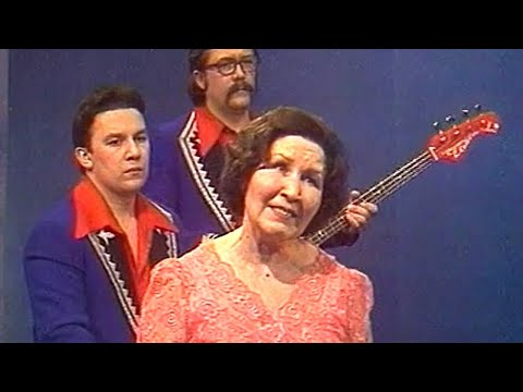 Видео: Фәридә Кудашева - Мәхәббәт җыры