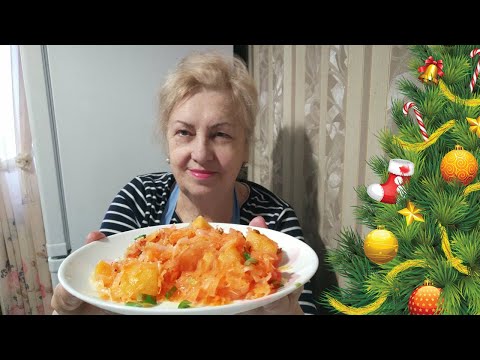 Видео: Тушеная капуста с картофелем.Получается очень вкусно и очень быстро.