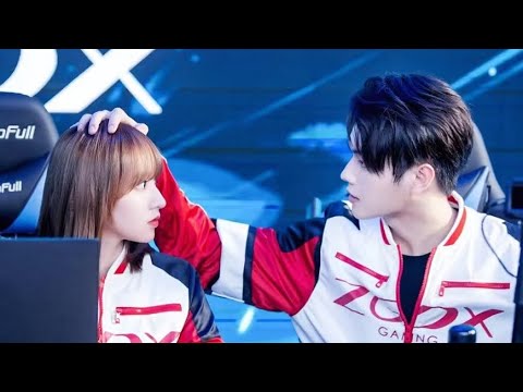 Видео: Чэн Сяо спряталась за спиной Сюй Кая, Сюй Кай обожал ее, его глаза были полны ее любви💗