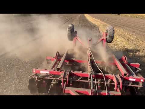 Видео: Lovol 1054 і Pallada 3200. Передпосівний обробіток під пшеницю озиму!