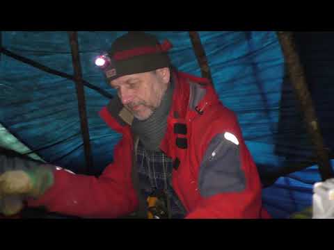 Видео: Поход в чум с командой.  Утро.  Готовим кулеш