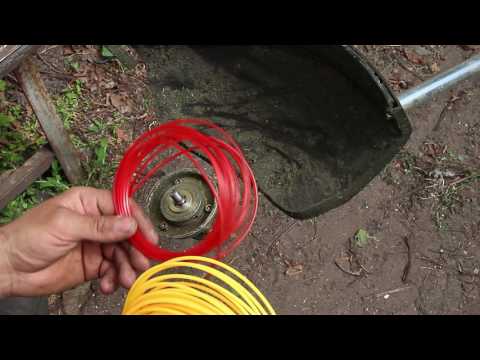 Видео: Как заправить леску в катушку триммера. Детальное руководство по работе с триммером