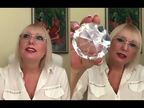 Видео: Как на глаз определить - драгоценный камень это, или стекло. Магия турмалинов