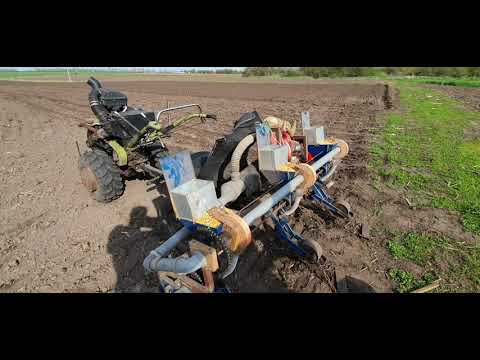 Видео: Бюджетна кукурудзяна сівалка до турбомотоблока