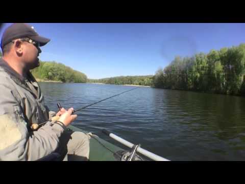 Видео: Микроджиг. Окунь. Весна 2016.