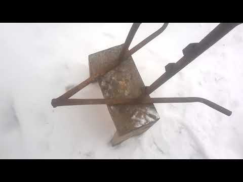 Видео: Носилки для переноски ульев  для двоих.