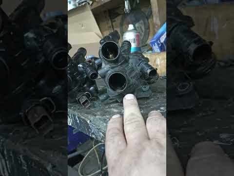 Видео: Пежо 308 замена термостата и нюансы