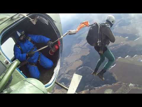Видео: Прыжки с парашютной системой "Арбалет"