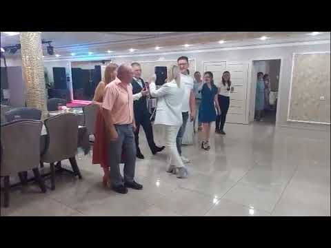 Видео: Фишка на праздник, как всех поднять на танцы !
