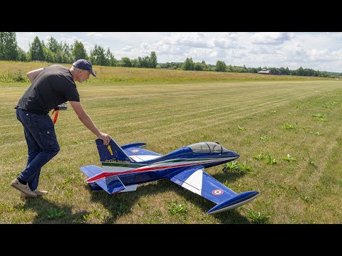 Видео: Реакативная радиоуправляемая модель MB 339 Aermacchi