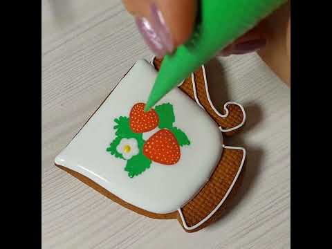 Видео: Роспись пряника. Техника роспись по сырой глазури