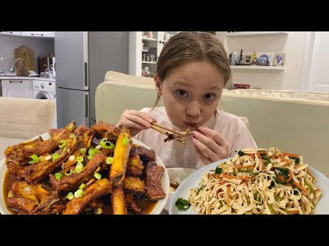 Видео: СВИНЫЕ РЁБРЫШКИ по Китайски в Сладком Соусе, Рецепт Сочных Ребрышек на Сковороде