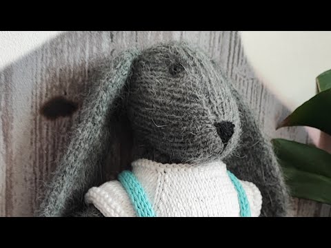 Видео: Вязаный заяц спицами Игрушка вязаная спицами