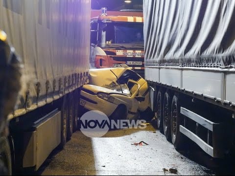 Видео: Трима загинаха при верижна катастрофа с 50 коли - Новините на Нова (08.10.2015г.)