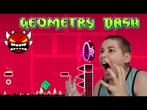 Видео: Играя най-трудната игра в света- GEOMETRY DASH! Изнервих се жестоко!!