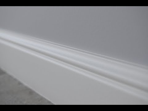 Видео: монтаж полиуретанового плинтуса и покраска 9 этап ремонта