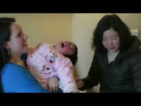 Видео: История усыновления, которая растопит ваше сердце ❤️ | Момент первой встречи