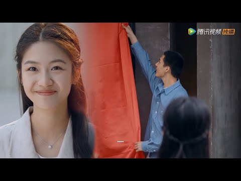 Видео: Открылась компания красивого босса, Золушка им гордится: Это мой мужчина