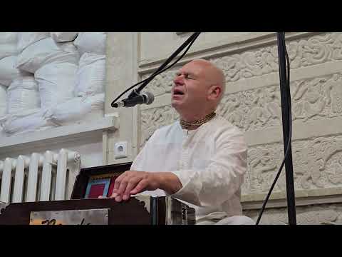 Видео: Й.М. Ачьютапрія пр кіртан kirtan isckon
