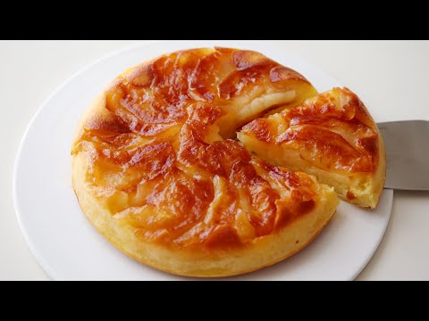 Видео: Духовка не нужна! Карамельный яблочный пирог на сковороде 🍎 Такой нежный и простой в приготовлении!