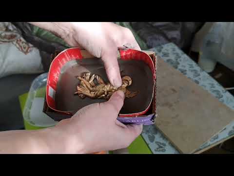 Видео: Сделать гипсовую форму для шликерного литья с фигурки ангела. Gypsum mold for slip casting DIY.