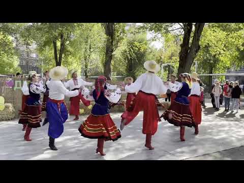Видео: СЛОБОЖАНСЬКА ПОЛЬКА - 2021 - в День Яблука - Народний ансамбль танцю РАДІСТЬ, м. Дніпро