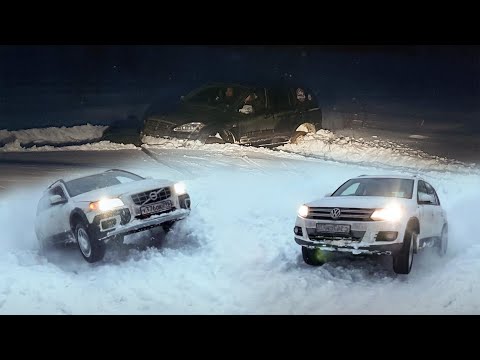 Видео: Борьба со снежной целиной! Volkswagen Tiguan и Volvo XC70 штурмуют горку! SUZUKI VITARA тащат тросом