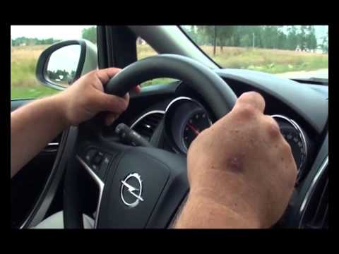 Видео: Наши тесты - Ford Focus III VS Opel Astra