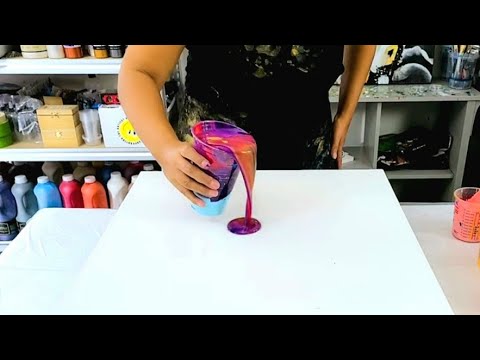 Видео: Цвета заката - Рисование очень тонкими акриловыми красками - Только краска и вода -Акриловая заливка