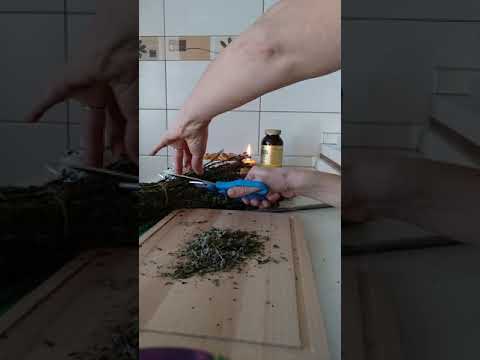 Видео: Свеча катаная с травой иван-чай. Часть 1