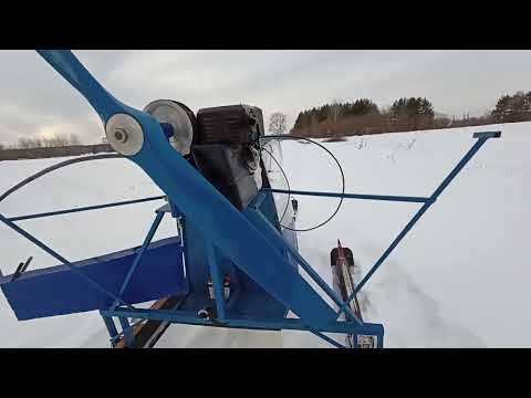 Видео: Осторожнее при езде на аэросанях.Выхлопные газы в кабину...