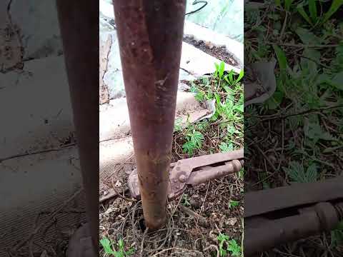 Видео: Самый простой способ вытащить трубу из земли