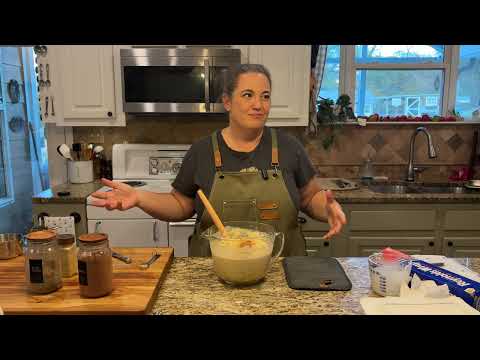 Видео: Тыквенный пирог из целых тыкв... Или консервированный и с собственными взбитыми сливками.