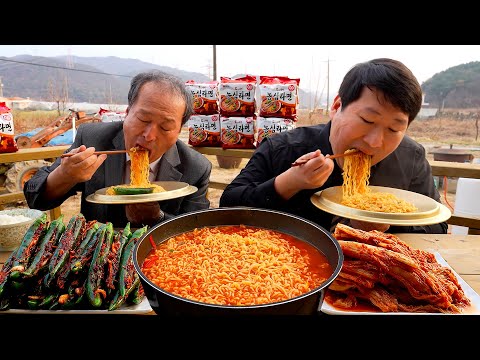 Видео: 🍜Переиздание NONGSHIM RAMYUN! Острая лапша быстрого приготовления - Mukbang eating show